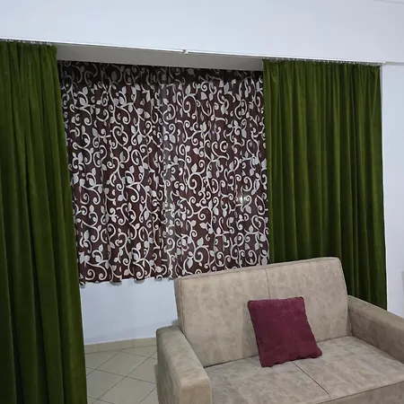 Center Apartment *